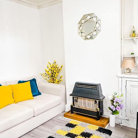 Beautiful 2 Bedroom House - Free Parking - Lt House Leicester Exteriör bild