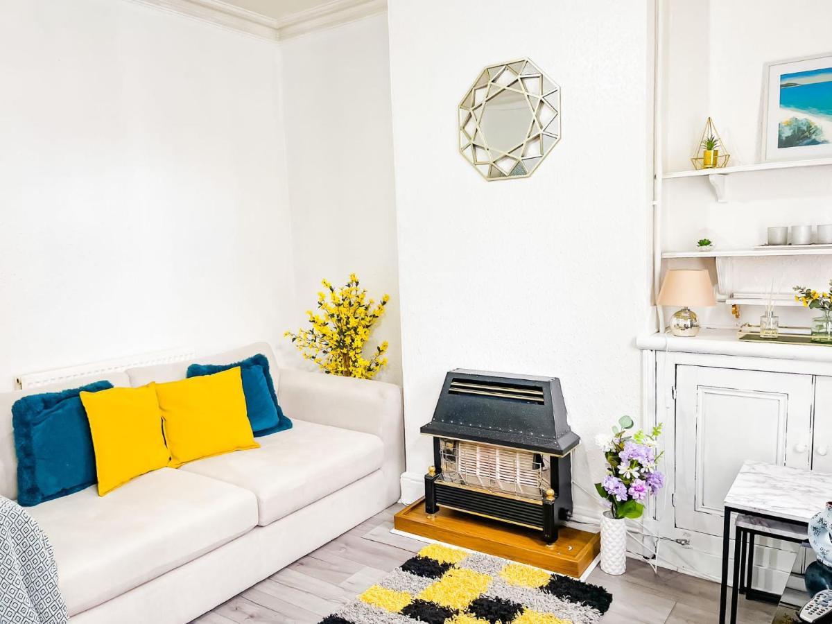 Beautiful 2 Bedroom House - Free Parking - Lt House Leicester Exteriör bild
