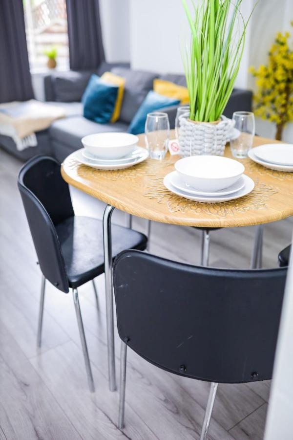 Beautiful 2 Bedroom House - Free Parking - Lt House Leicester Exteriör bild