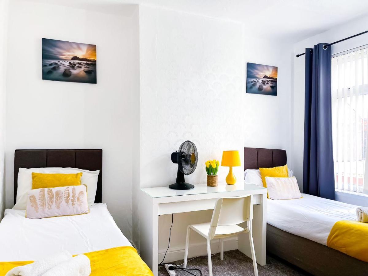 Beautiful 2 Bedroom House - Free Parking - Lt House Leicester Exteriör bild