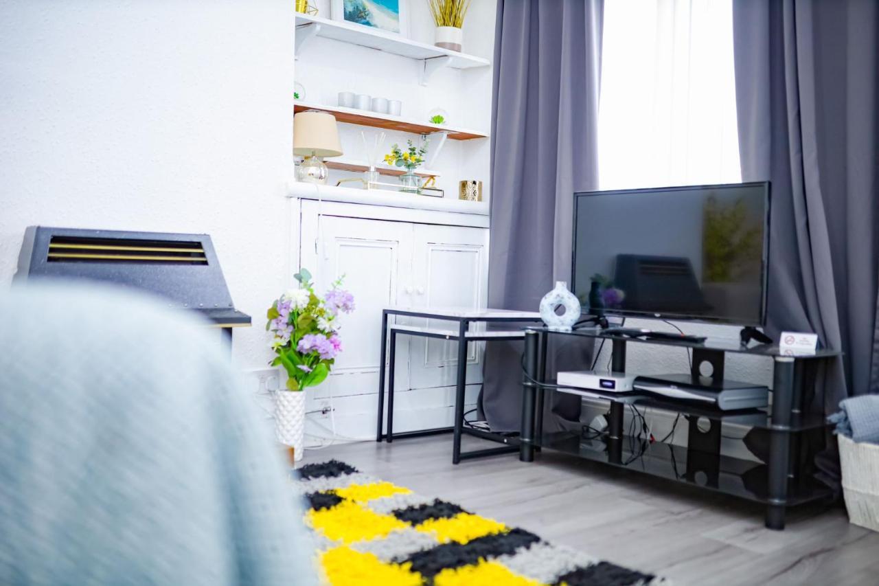 Beautiful 2 Bedroom House - Free Parking - Lt House Leicester Exteriör bild