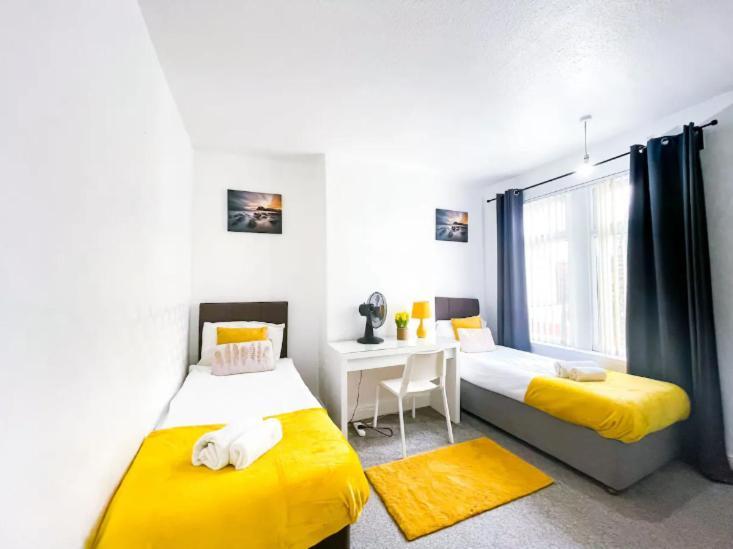 Beautiful 2 Bedroom House - Free Parking - Lt House Leicester Exteriör bild
