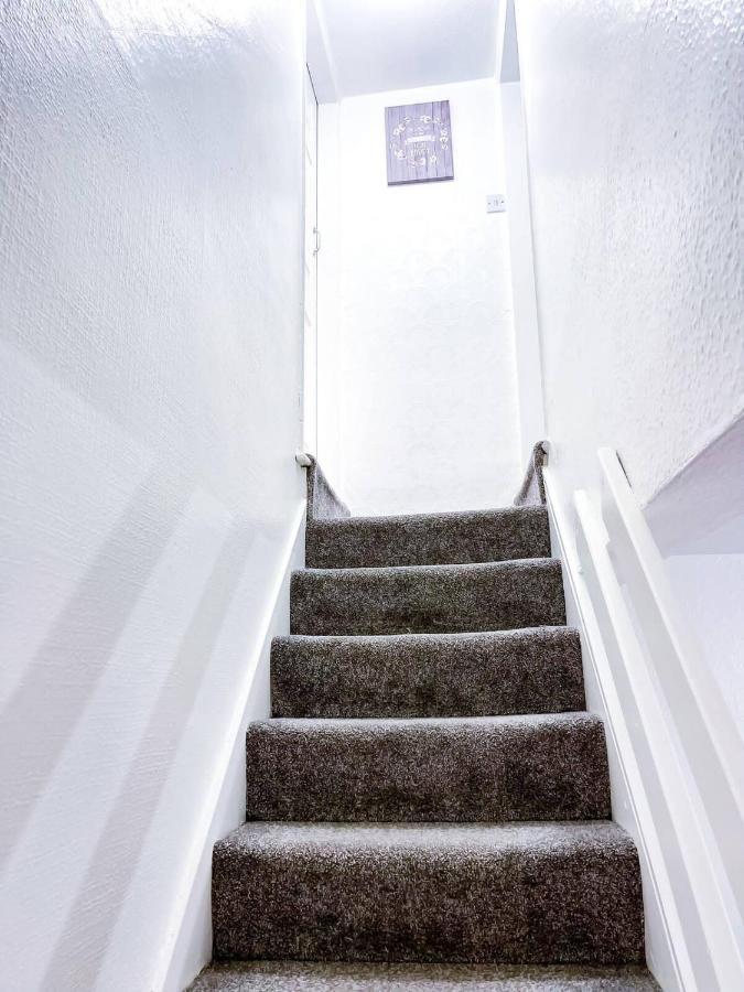 Beautiful 2 Bedroom House - Free Parking - Lt House Leicester Exteriör bild